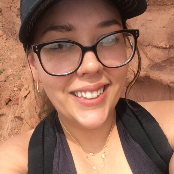 Meet your Posher, Alexis - Picture 3 of 7